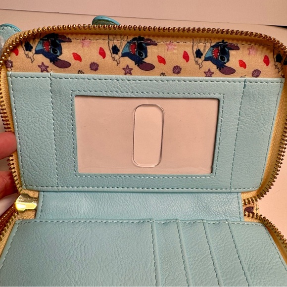 NWT. Disney Loungefly Lilo & Stitch Scrump Beach Scene Zip Around Wallet - Picture 15 of 16